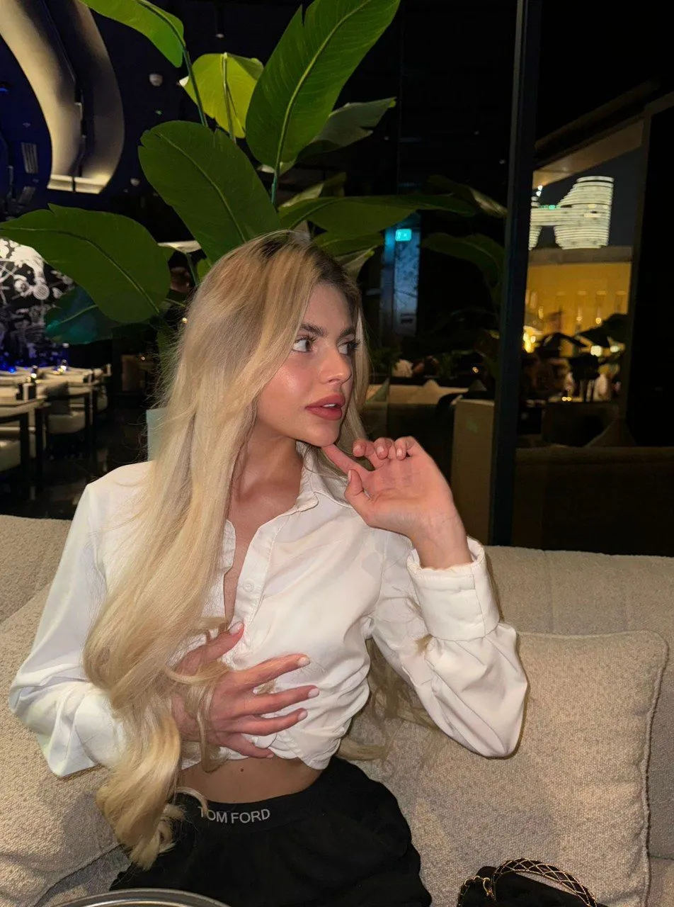 Model Munira